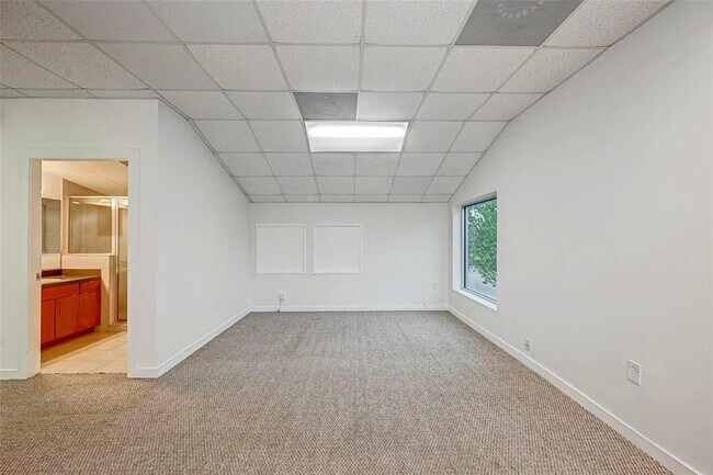 Building Photo - 9788 Clarewood Dr