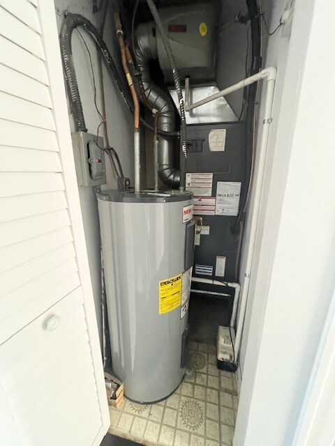 Building Photo - 9430 Bay Colony Dr