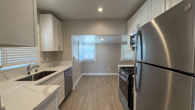 Building Photo - DL Georgia