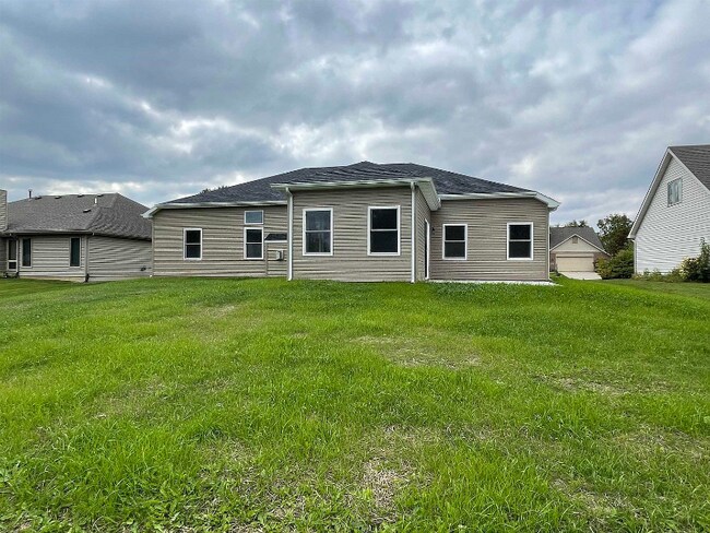 Building Photo - 2227 Blue Harbor Dr