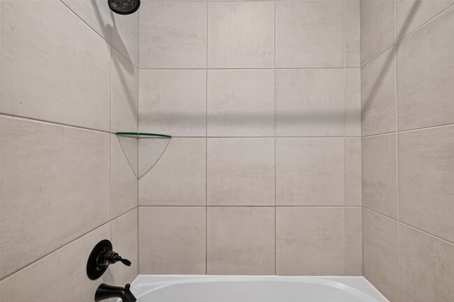 Building Photo - 10727 River Walk Dr