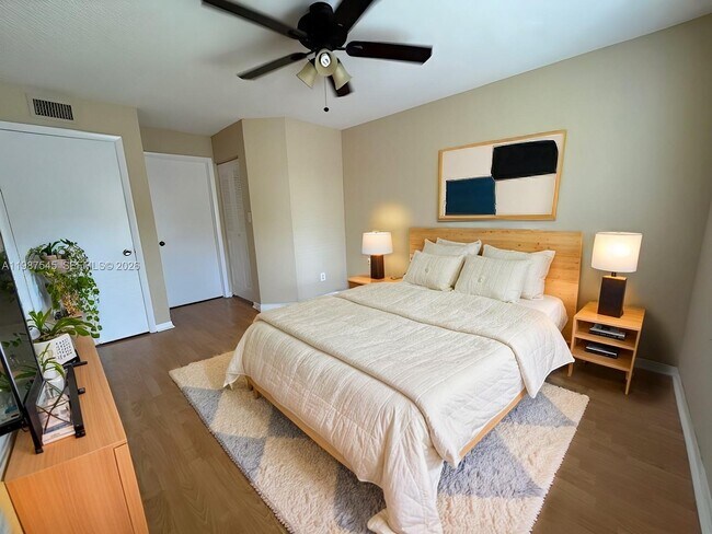 Building Photo - 1103 Coral Club Dr