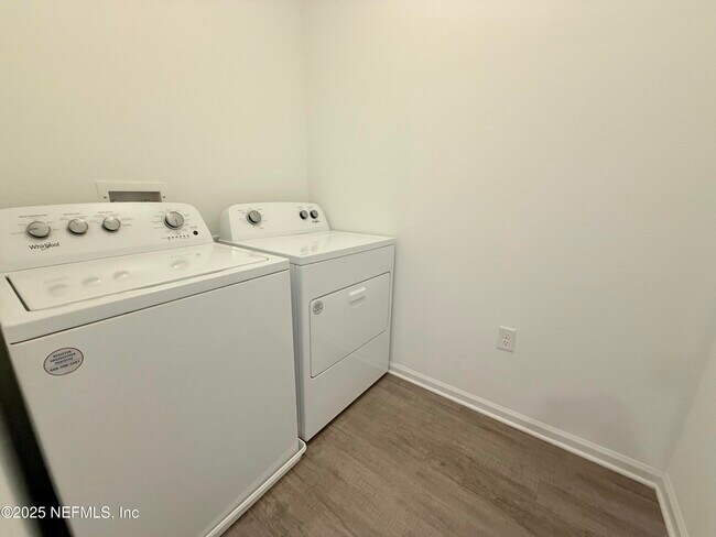 Building Photo - 2308 Shady Breeze Ln