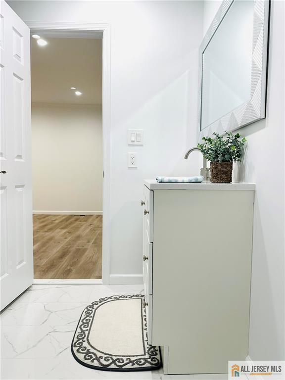 Building Photo - 16 Gerard Pl