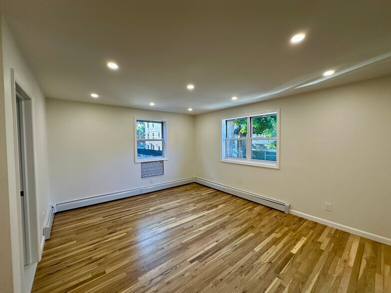 Master Bedroom - 6917 43rd Ave