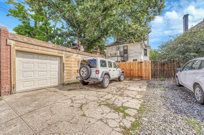Building Photo - $1,450, 1 bed, 1 bath, located in Denver.