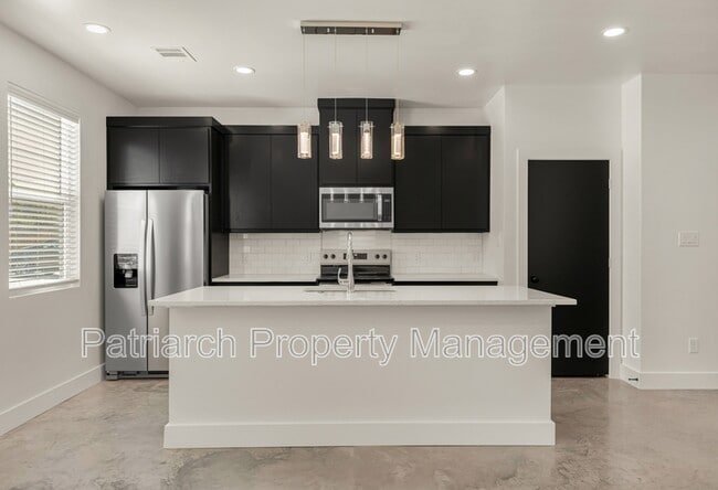 Building Photo - 201 Dawn Lynn Dr