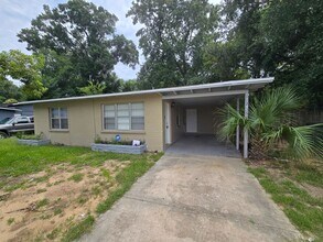 Building Photo - 112 Palm Dr