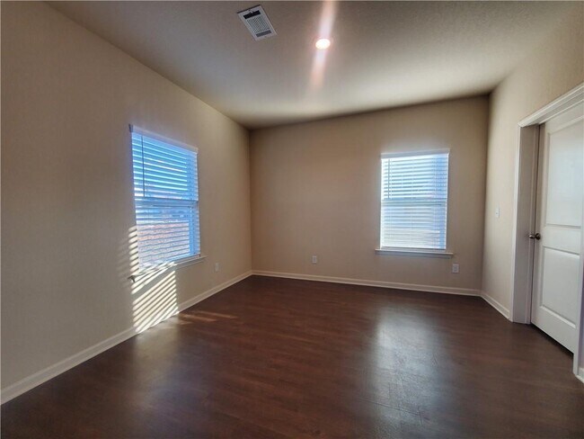 Building Photo - 157 Innis Brk Cir