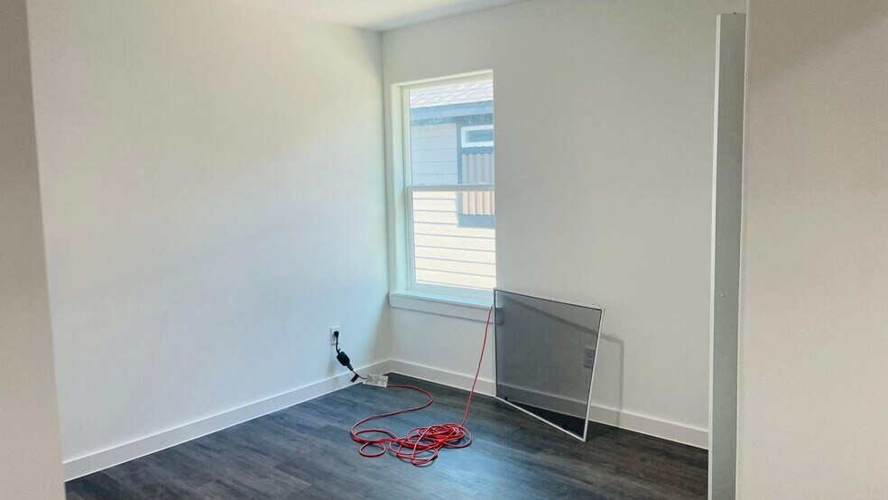 Building Photo - 8414 Sandra St