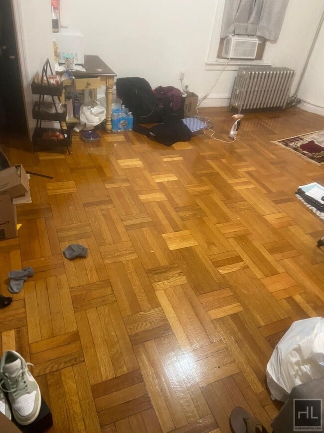 Building Photo - XL  LARGE ROOM FOR RENT BROOKLYN AVENUE/ P...