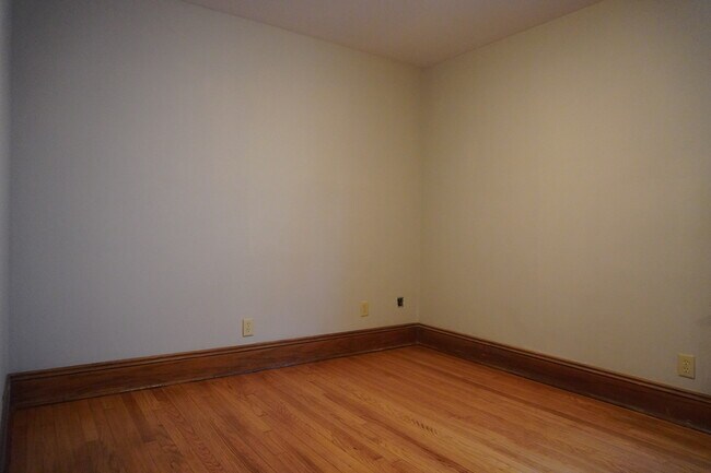 Building Photo - 58 Summit Ave