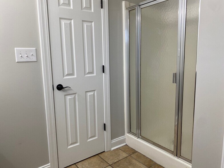 Building Photo - 32 Wyndelake Cv