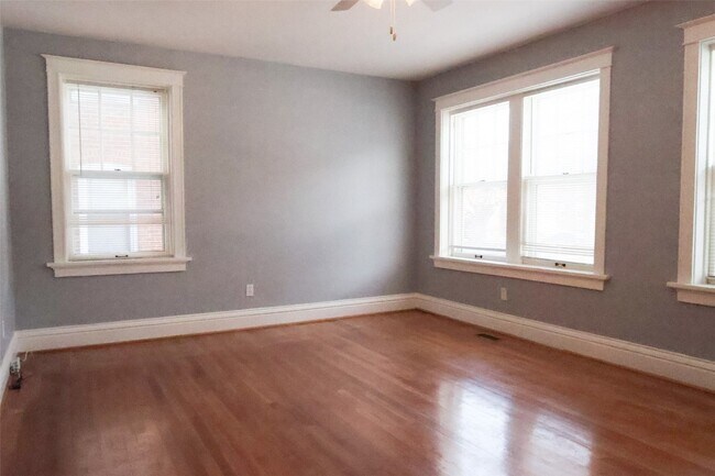 Building Photo - 757 Syracuse Ave