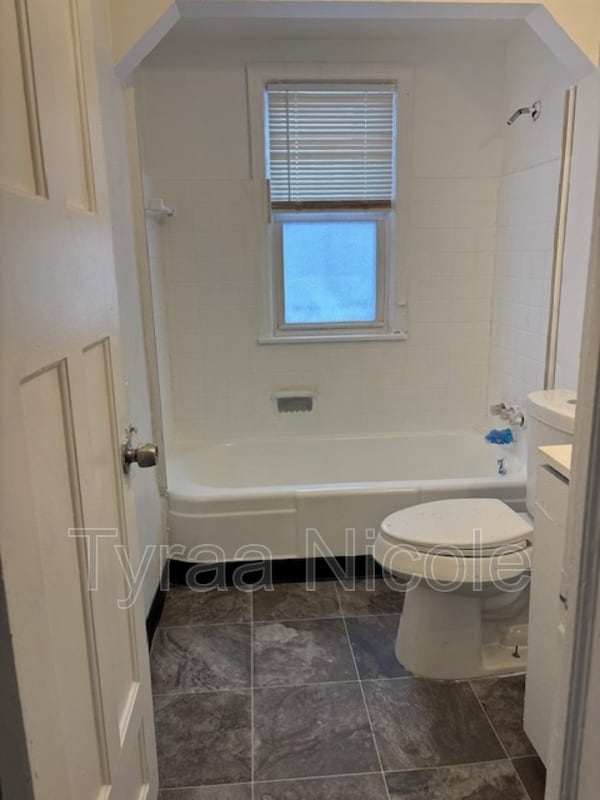 Building Photo - 18134 Vaughan St