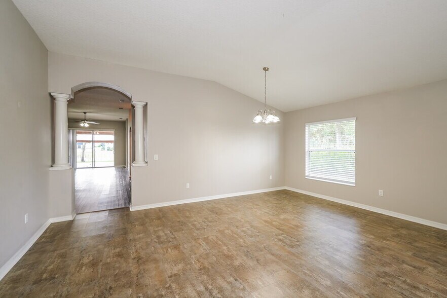 Building Photo - 7442 Citrus Blossom Dr