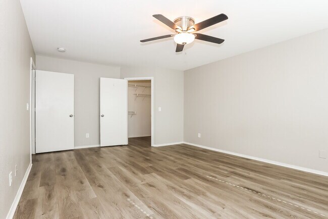 Building Photo - 10857 E Carol Ave