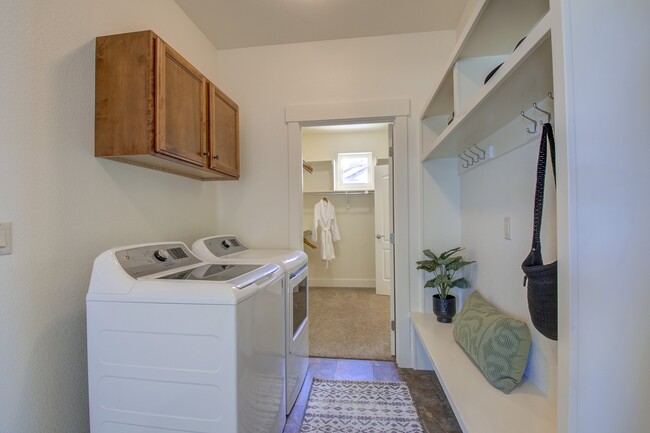 Building Photo - 7401 Turnbull Ct