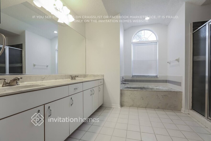 Building Photo - 5604 29th St Cir E