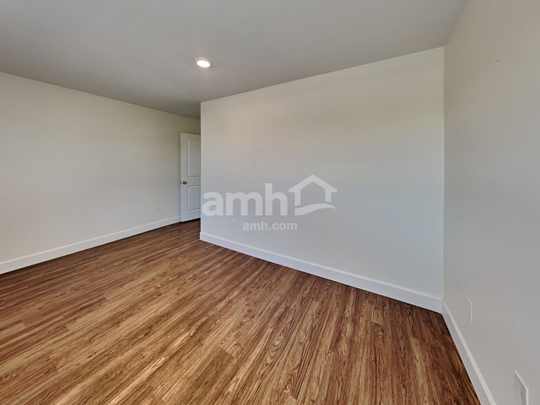 Building Photo - 8186 Inhibition Ct