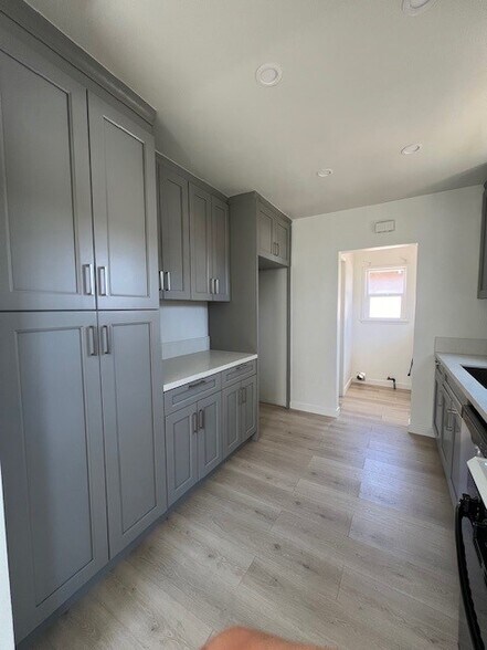 Building Photo - 414 N Glenwood Pl