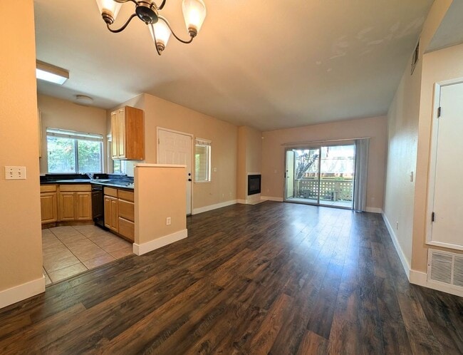 Building Photo - 141 Tuscany Ct