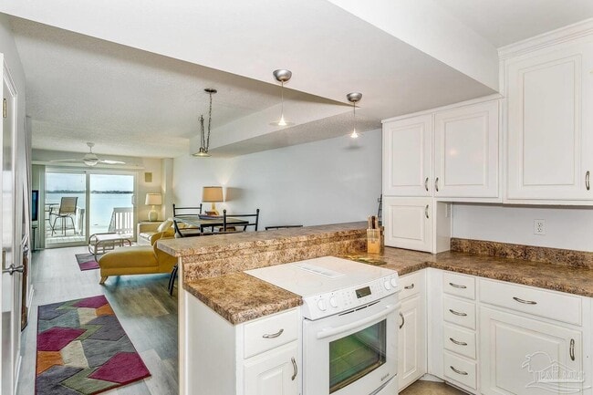 Building Photo - 1100 Fort Pickens Rd