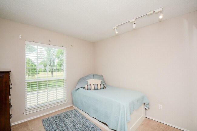 Building Photo - 5204 Breckenridge Dr