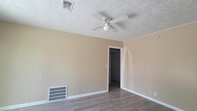 Building Photo - 10327 TX-60