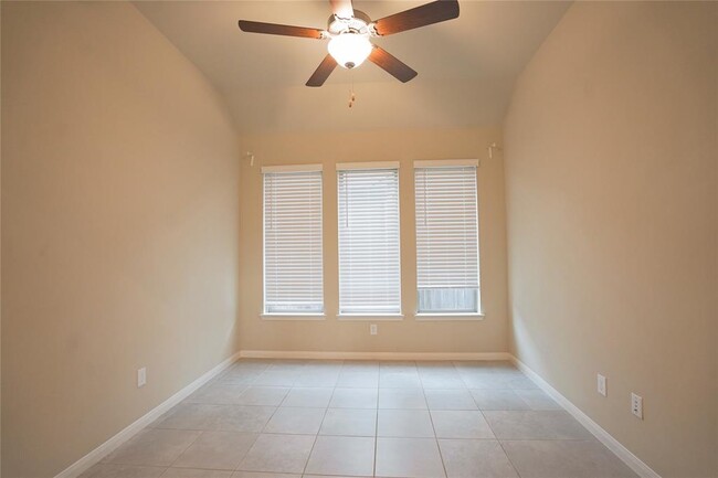 Building Photo - 29034 Canyon Oak Dr