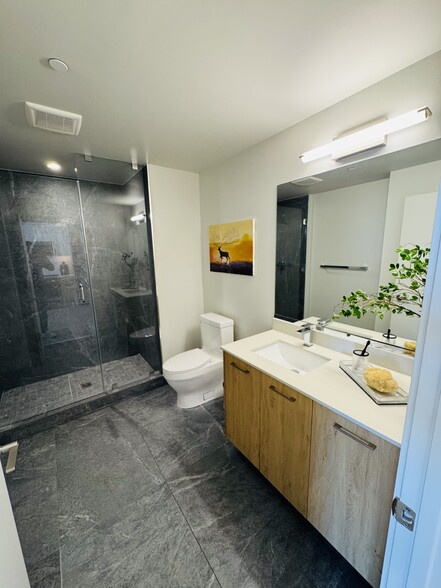 Building Photo - 224 NW 31st St