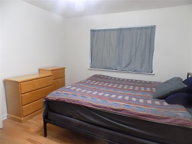 Building Photo - 803 Jasmine Trail