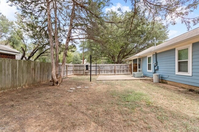 Building Photo - 135 Kaeleku Ln