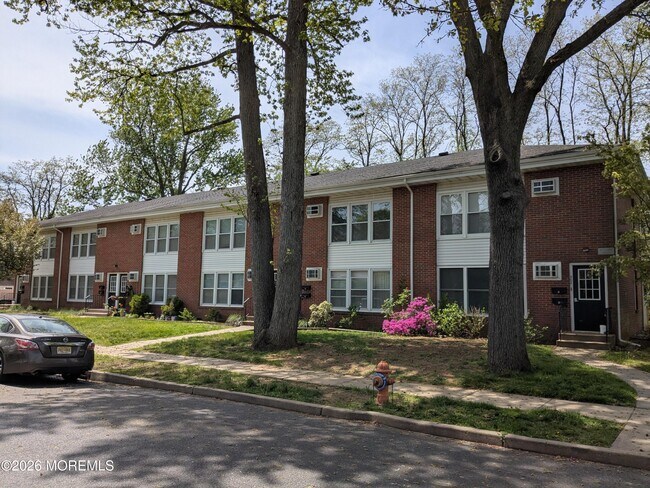 Building Photo - 502 Garfield Ave