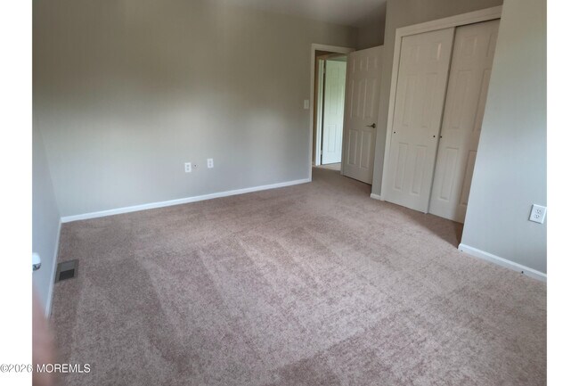 Building Photo - 283 Plum Dr