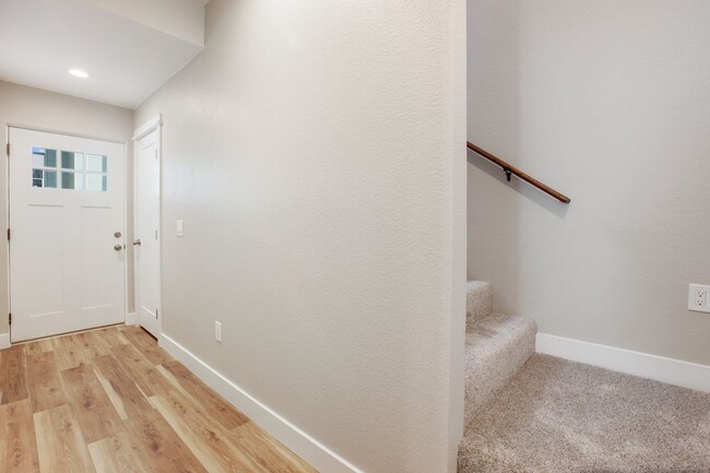 Building Photo - Brand New Woodland Park Townhome!