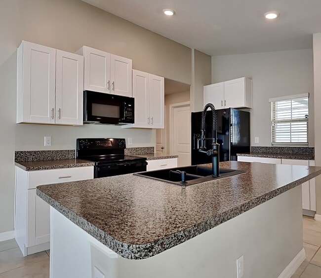 Building Photo - 14620 Dunrobin Dr