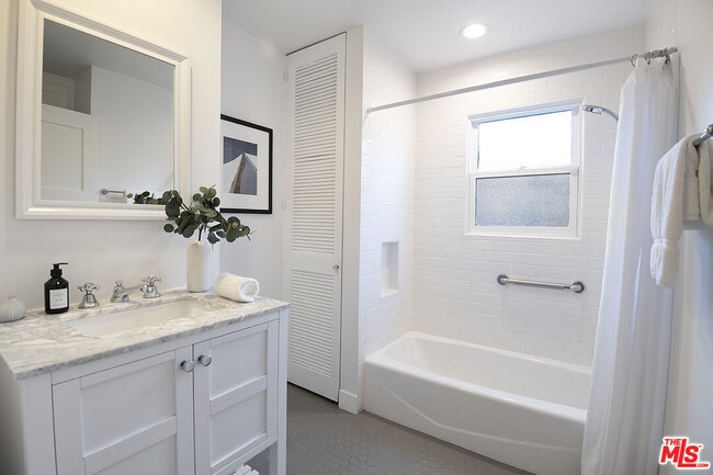 Building Photo - 2441 14th St