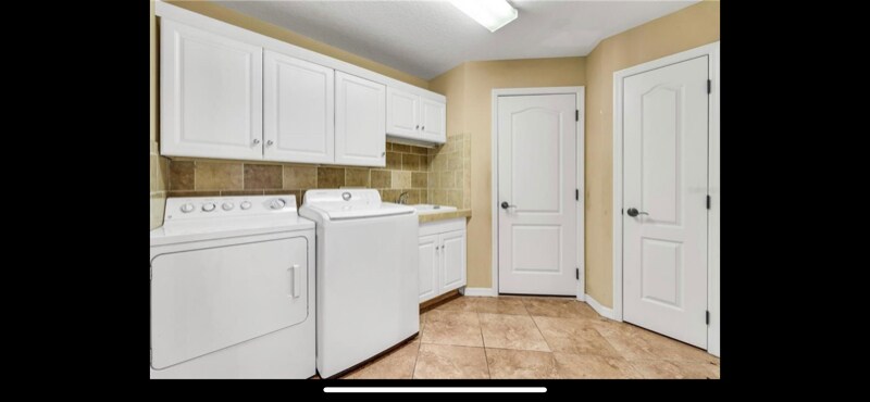 Building Photo - 3814 S Cranberry Blvd