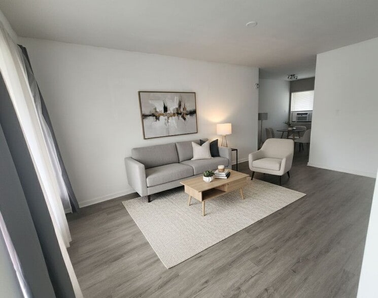 Primary Photo - 664 W 2nd St