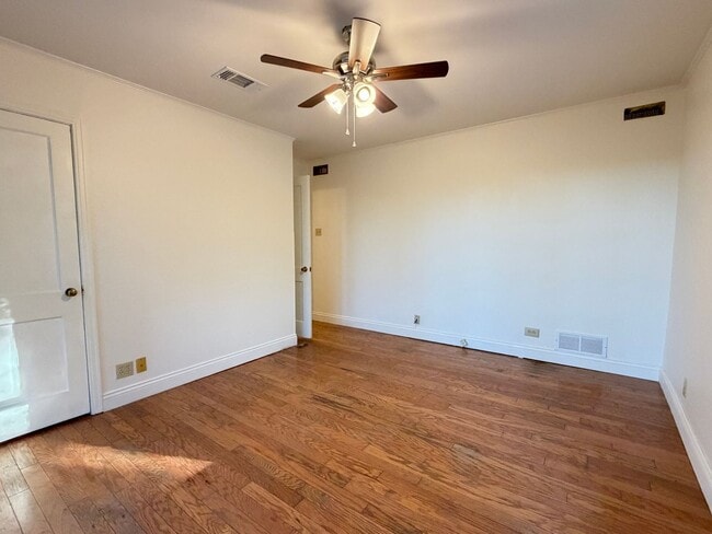 Building Photo - 5 Bed 3 Bath Home in Ruston