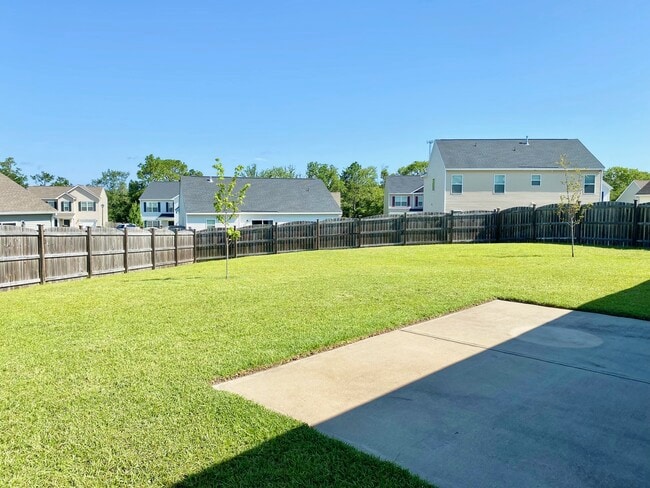 Building Photo - 602 Deertrack Run