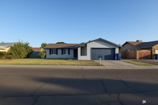 Primary Photo - 2716 W Oakwood Ln