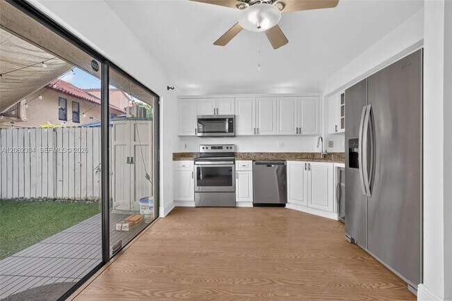 Building Photo - 10206 SW 77th Ct