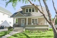 Building Photo - Lovely home in the heart of Kutzky Park!