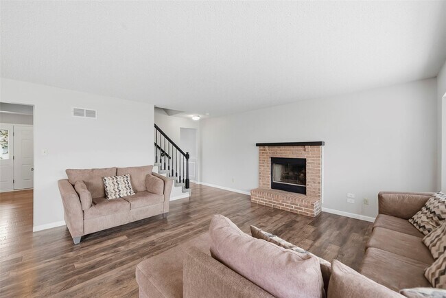Building Photo - 5012 Joshua Dr