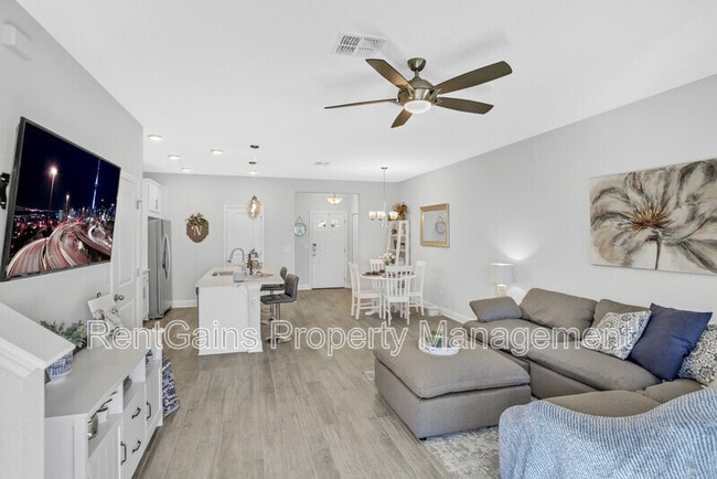 Building Photo - 14125 Sterely Ct S