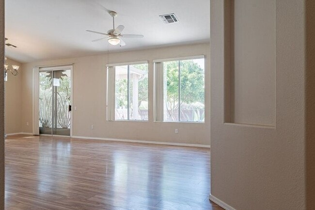 Building Photo - 7602 W Starry Night Ln