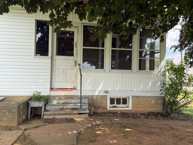 Building Photo - 7144 Susquehanna Trail S