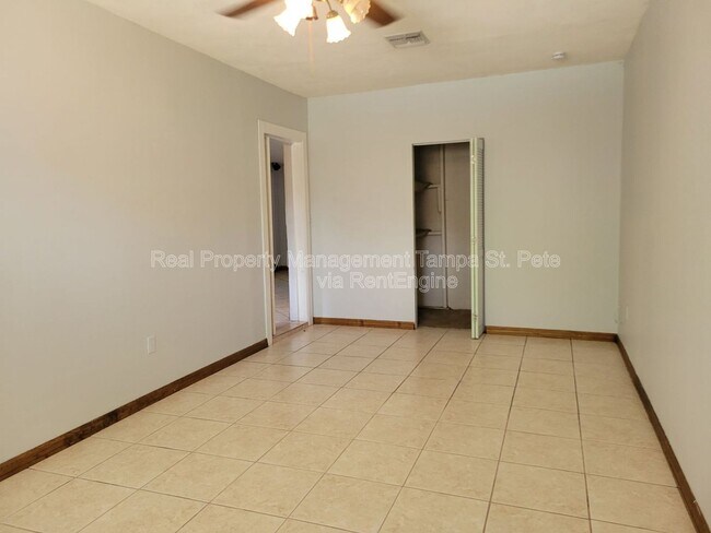 Building Photo - 4311 S Thatcher Ave